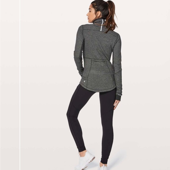 Lululemon Base Runner 1/2 Zip Heathered Herringbone Heathered Black size 10 - Picture 9 of 16